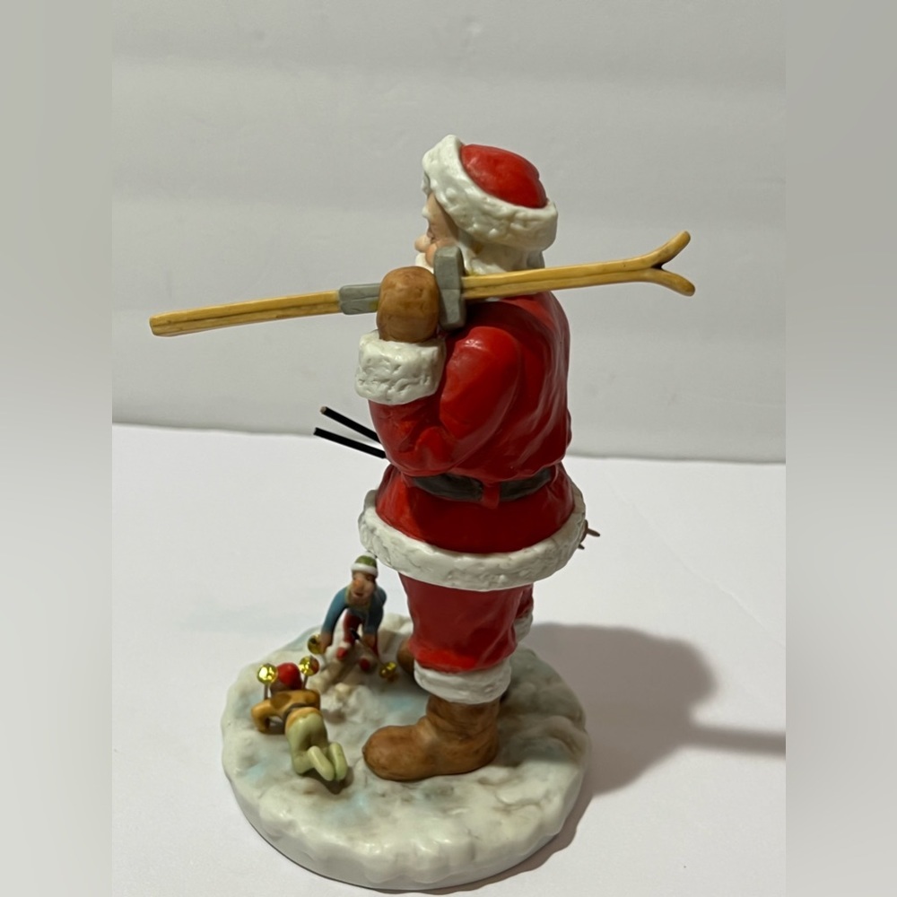 Rare Ceramic Santa Possible Dreams Santa’s Time Off Day On The Slopes Snow Ski - Picture 10 of 16